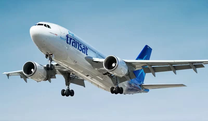 Passenger aircraft approaching with its landing gear extended